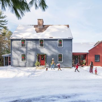 jennifer and nicholas barone’s pascoag, rhode island home, saltbox house in the snow, christmas farmhouse