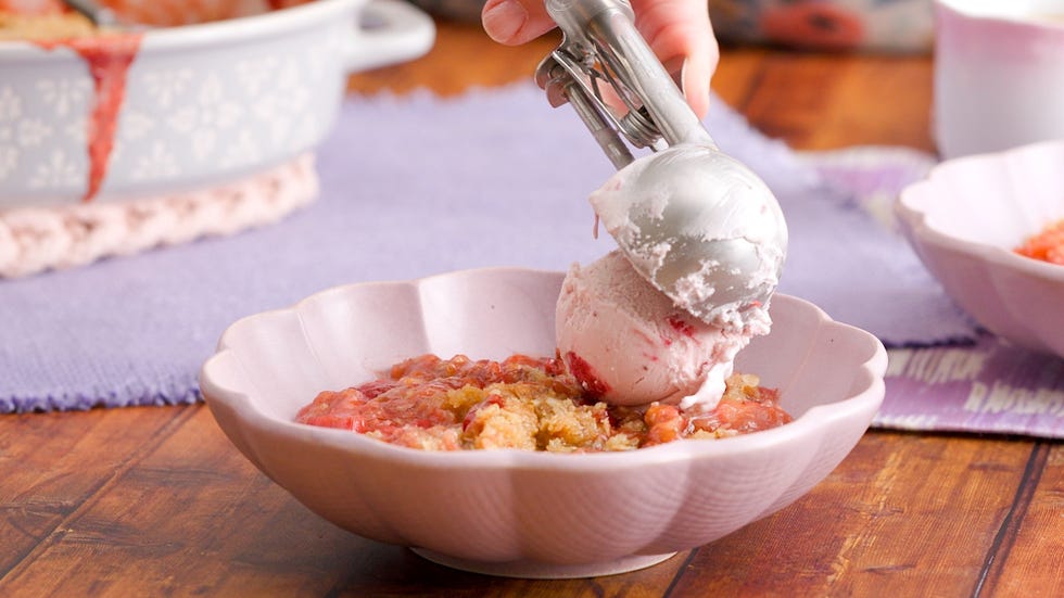 Rhubarb Crisp [www.thepioneerwoman.com]