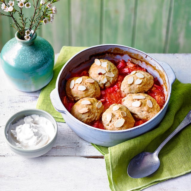rhubarb and ginger cobbler