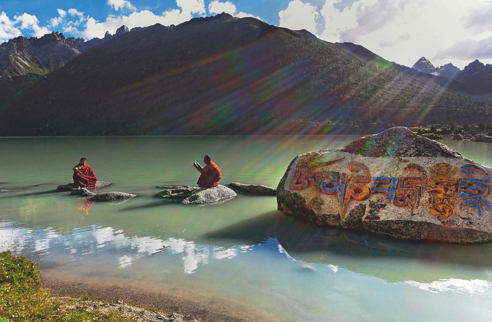 Himalaya, monaci, lago