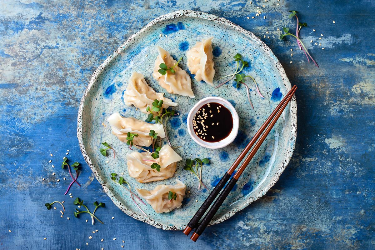 Ricetta ravioli cinesi al vapore: come preparare il piatto tipico della  cucina cinese