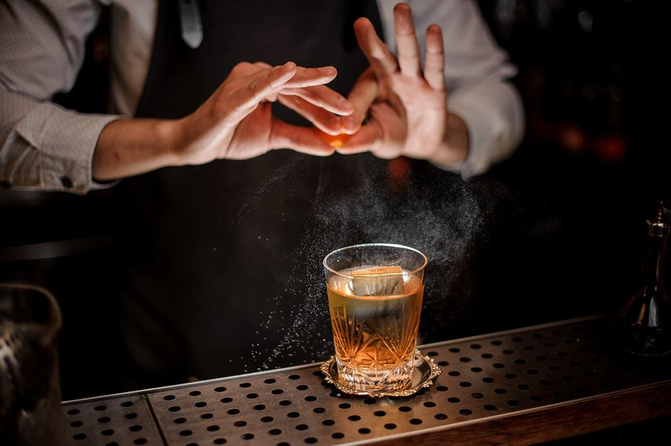 crea la tua festa di halloween 2020 con una serie di ricette da bartender pro per cocktails invernali golosi e gustosi da abbinare alle food news snack