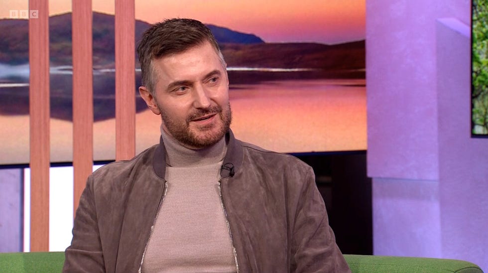 richard-armitage-the-one-show-651fbdd2dbac2.jpg?crop=0.778xw:0.926xh;0.0277xw,0.0742xh&resize=980:*