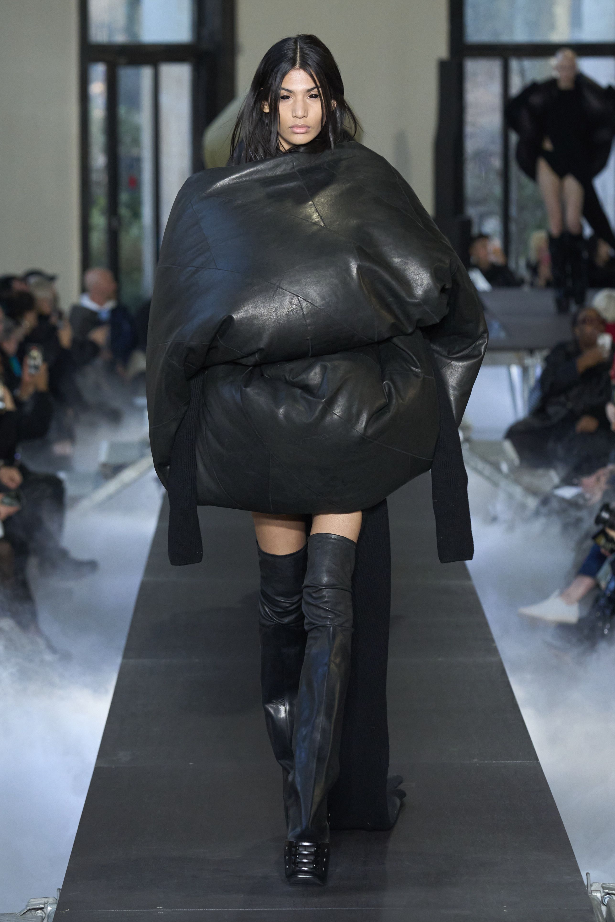 リック オウエンス(RICK OWENS)2023秋冬コレクション リック オウエンス(RICK OWENS)2023秋冬コレクション