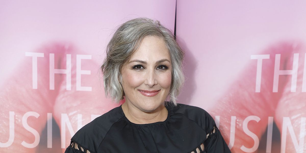 Ricki Lake, 54, Poses Nude in an Outdoor Bathtub in Vulnerable New Post
