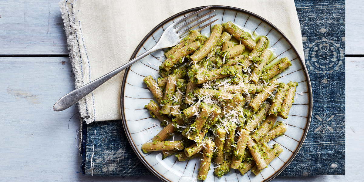 25-Minute Rigatoni With Pistachio Pesto Pasta Recipe