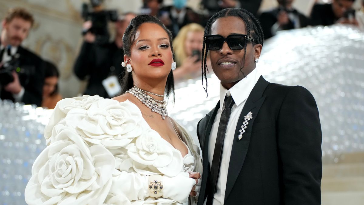 https://hips.hearstapps.com/hmg-prod/images/rihanna-and-aap-rocky-attend-the-2023-met-gala-celebrating-news-photo-1692710112.jpg?crop=1xw:0.84375xh;center,top&resize=1200:*