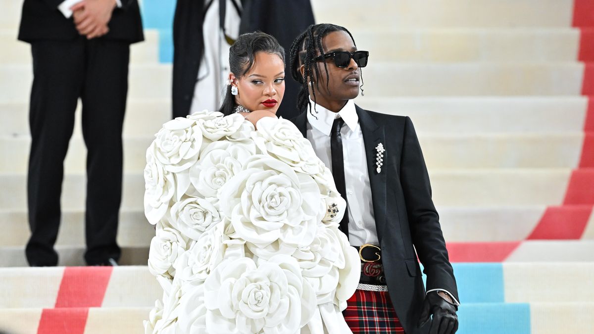 preview for Every Time Rihanna Slayed the Red Carpet