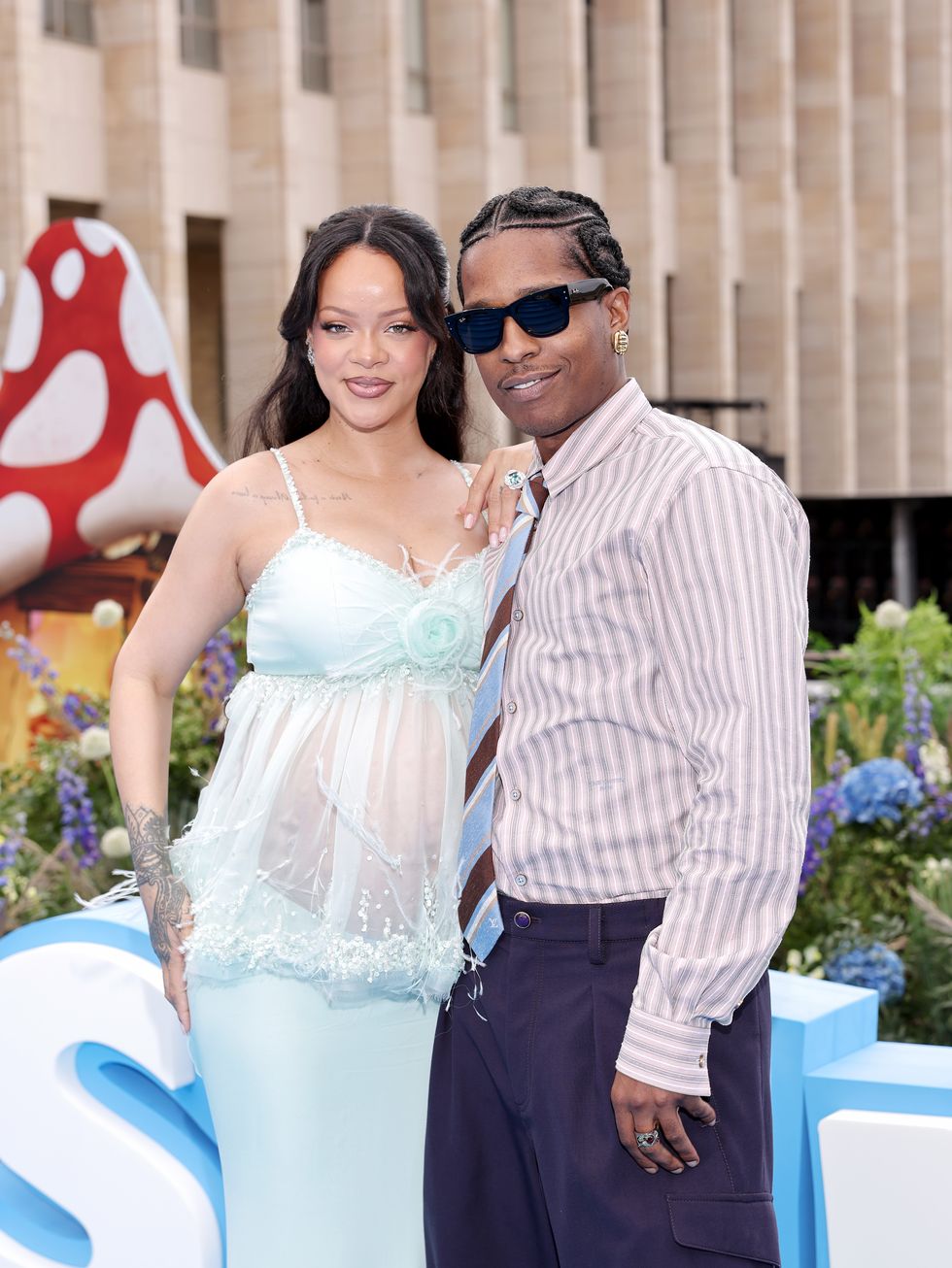 rihanna ve asap rocky şirinler galasında