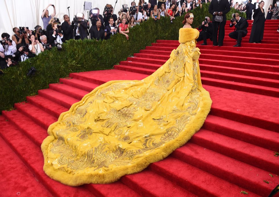 rihanna in a gold gown at the 2015 met gala