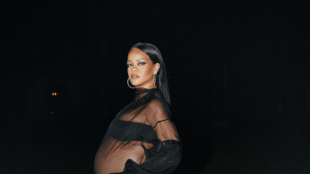 preview for Rihanna's Most Stunning Maternity Outfits