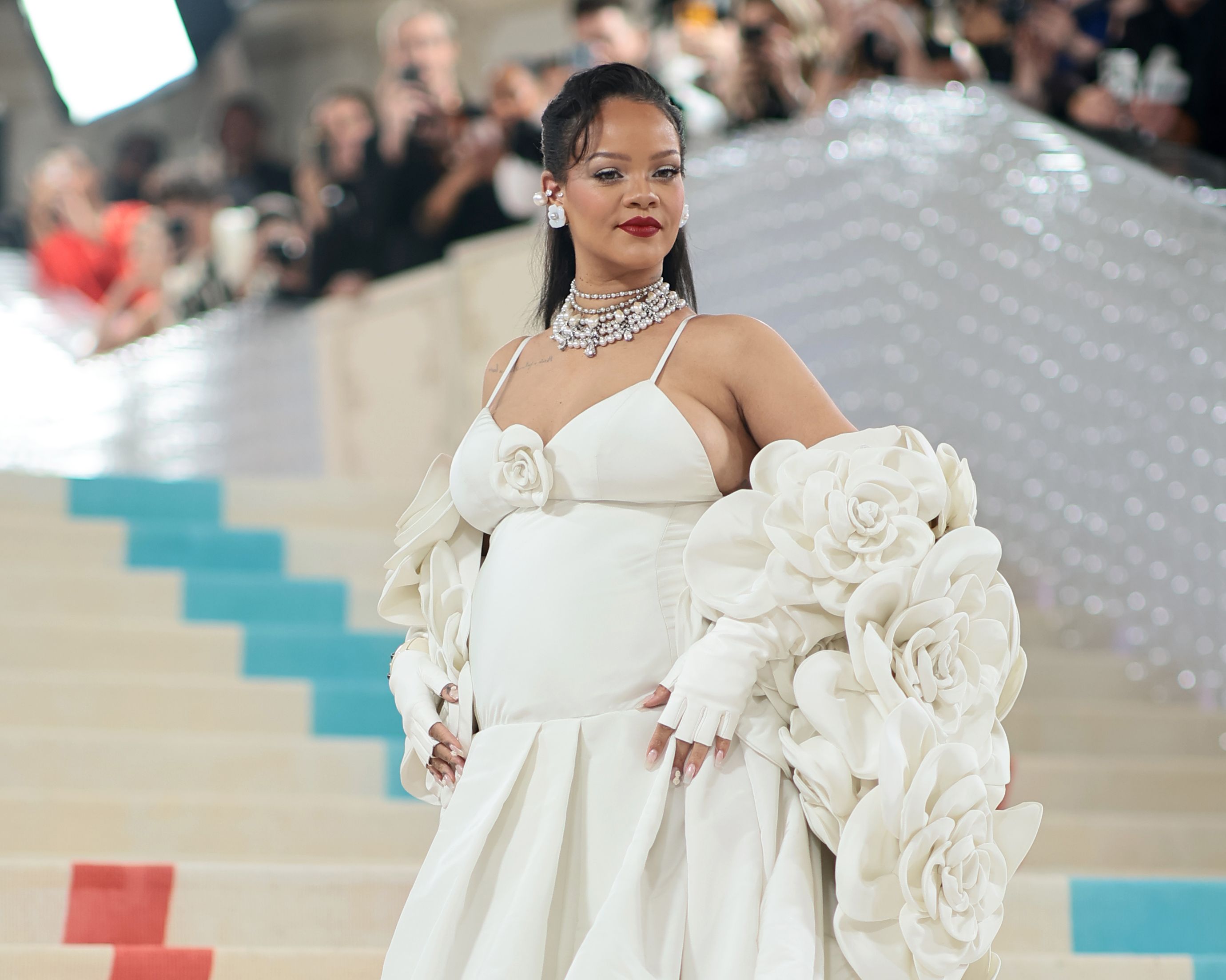 Rihanna Makes The Bum Bag A Thing Again (PHOTOS)