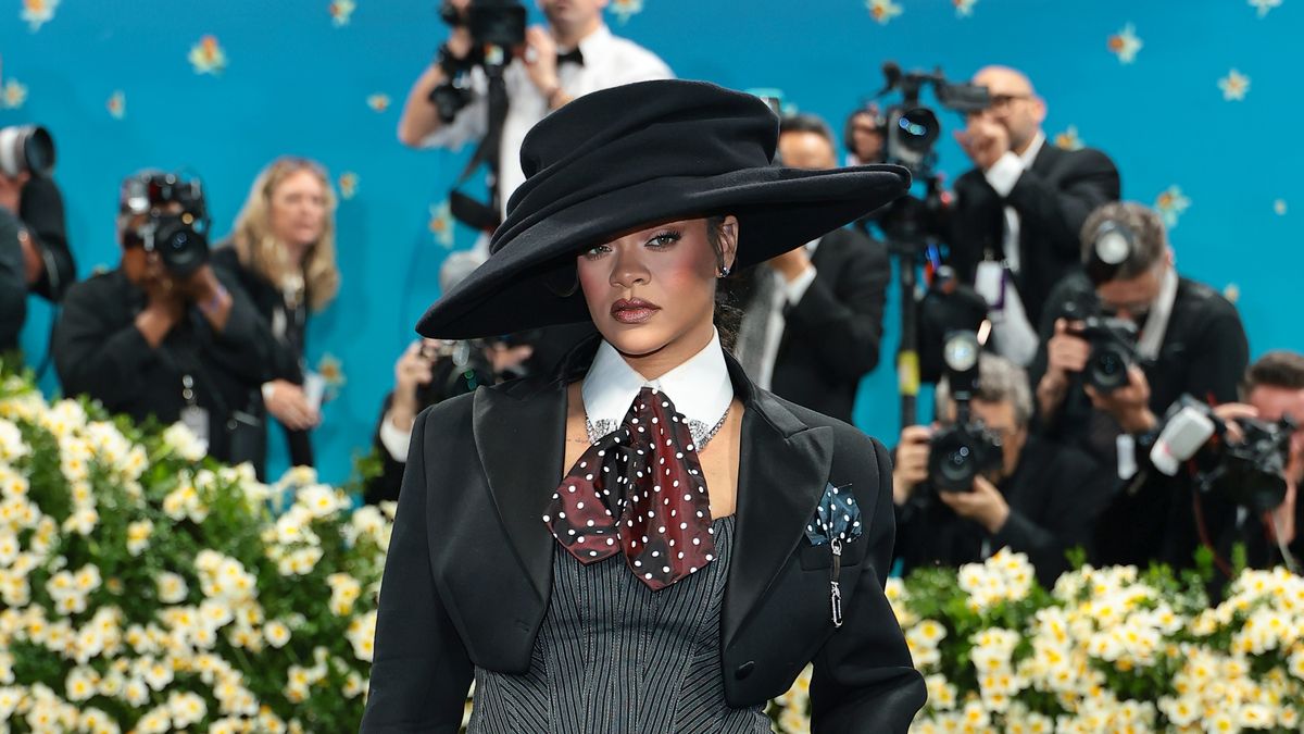 Rihanna'nın Kırmızı Halıyı Her Yendiğinde Önizleme