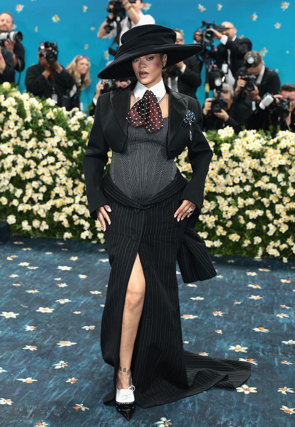 2025 celebrated the Gala "Superfine: Black style tailoring" arrival