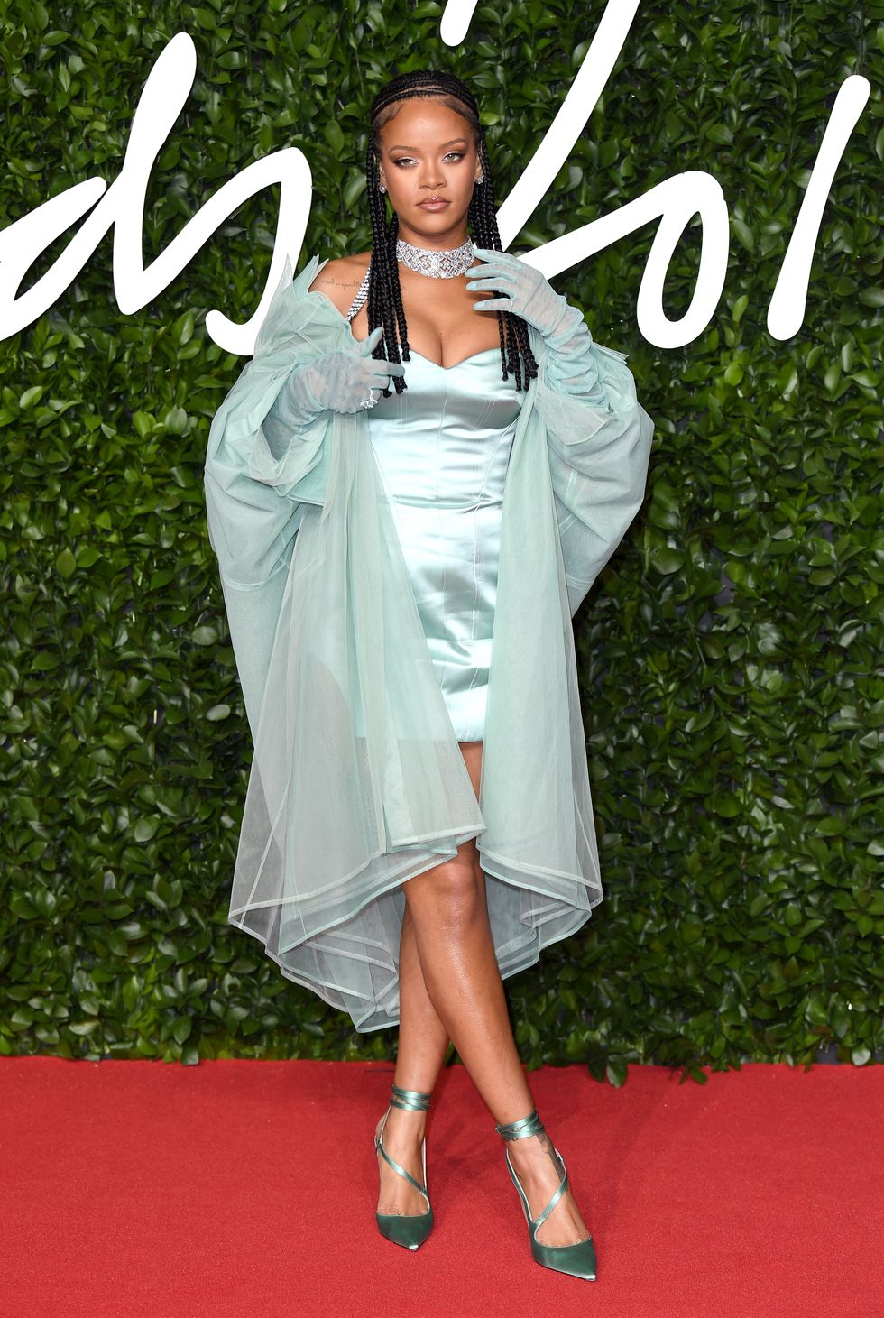 The Fashion Awards 2019 - Red Carpet Arrivals リアーナ