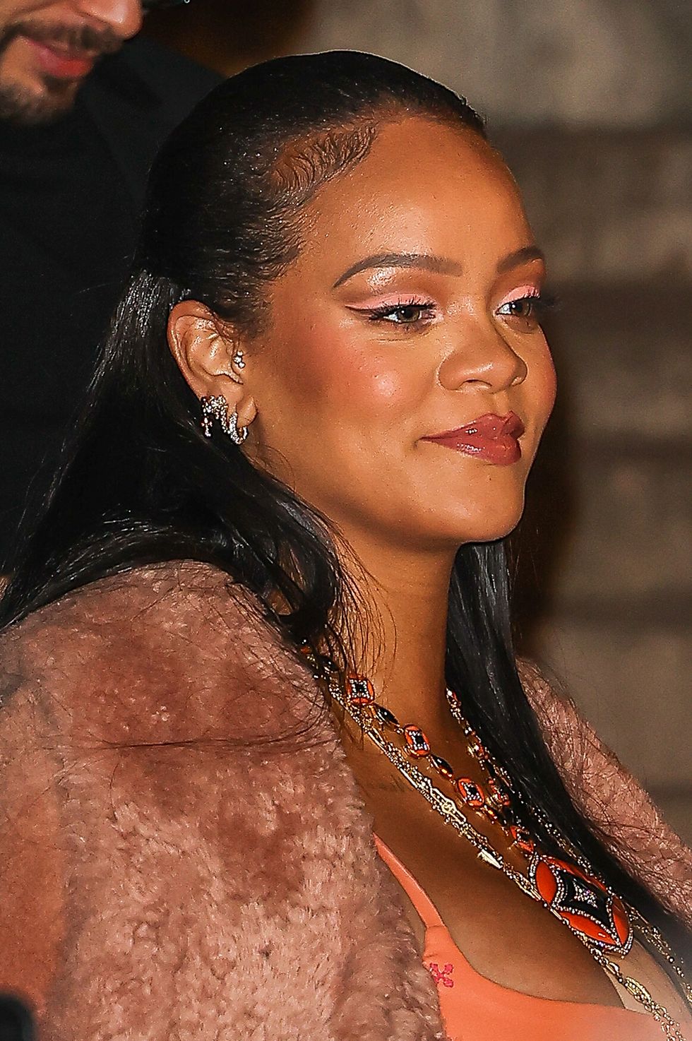 Rihanna, la embarazada más atrevida, lanza una línea de lencería