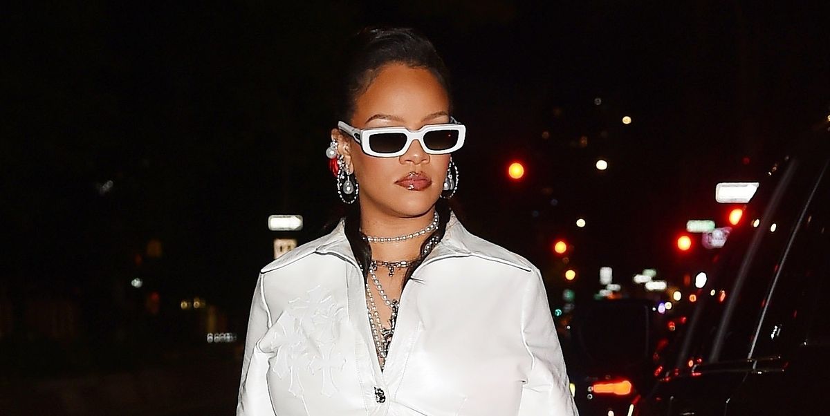 Rihanna Shows Off Baby Bump in Blazer and Skirt With Leg Slit at 2023 ...