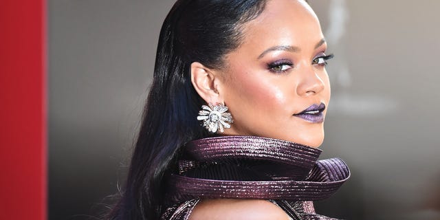 See Every Single Product In Rihanna's Fenty Beauty Beach Please Collection  - New Fenty Beauty Makeup by Rihanna