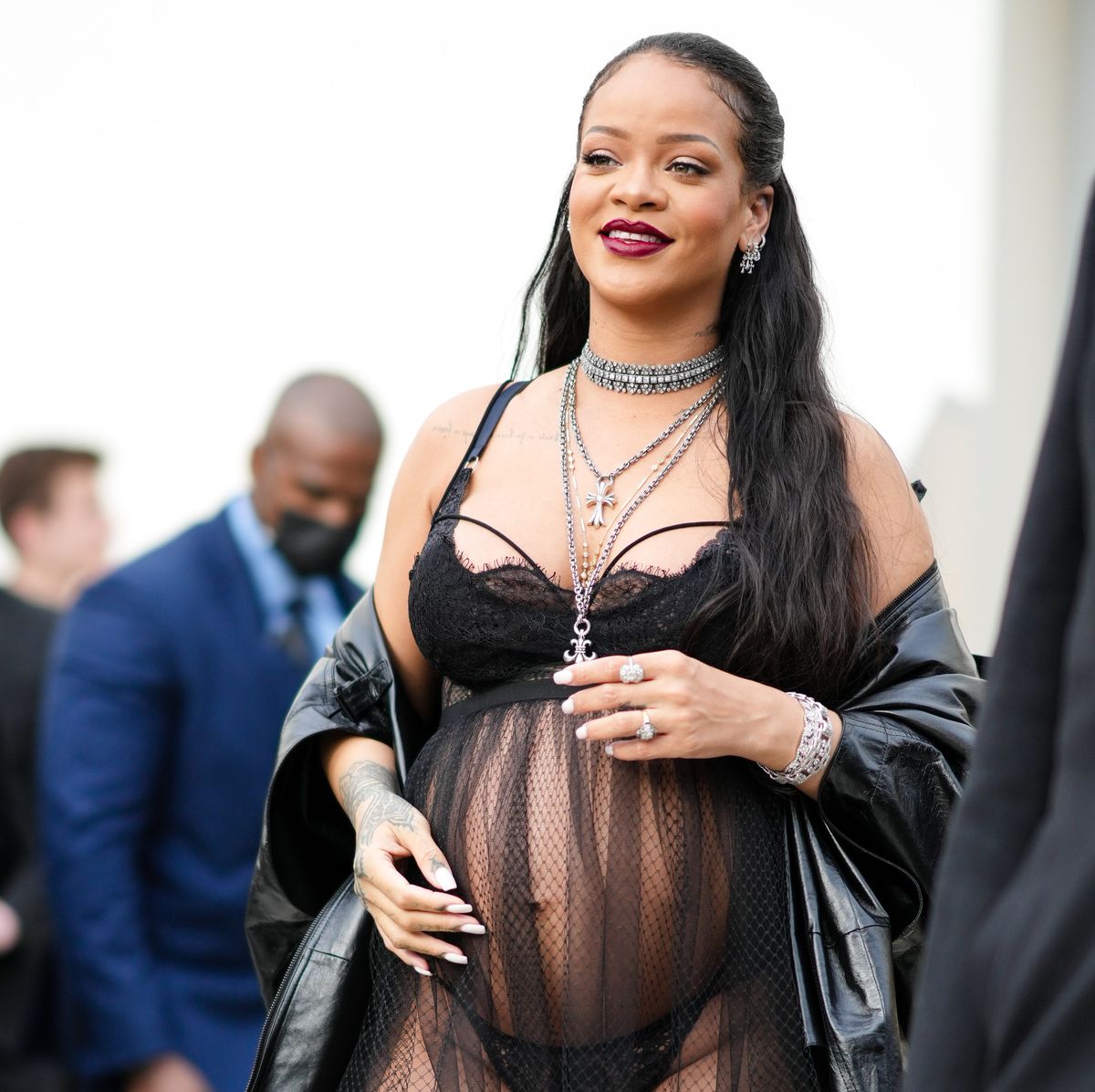 See Rihanna's Amazing Outfit and the Incredible Details From Dior