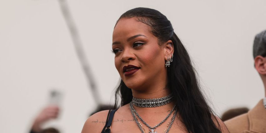 Rihanna Steps Out in All Black Look at Wireless Festival in First Appearance Since Giving Birth - ELLE