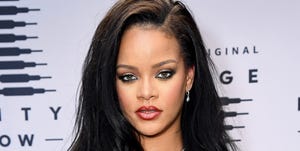 rihanna no makeup morning selfie bed