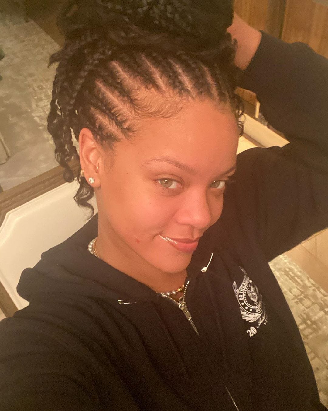 Rihanna No Makeup: See Every Photo of Rihanna Without Makeup