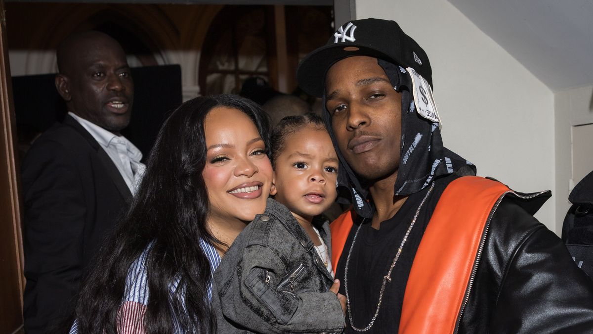Kaliii Raps'in 'Area Codes', Ice Spice ve Rihanna'yı Şarkı Birliği Oyunu'nda Önizleme | ELLE