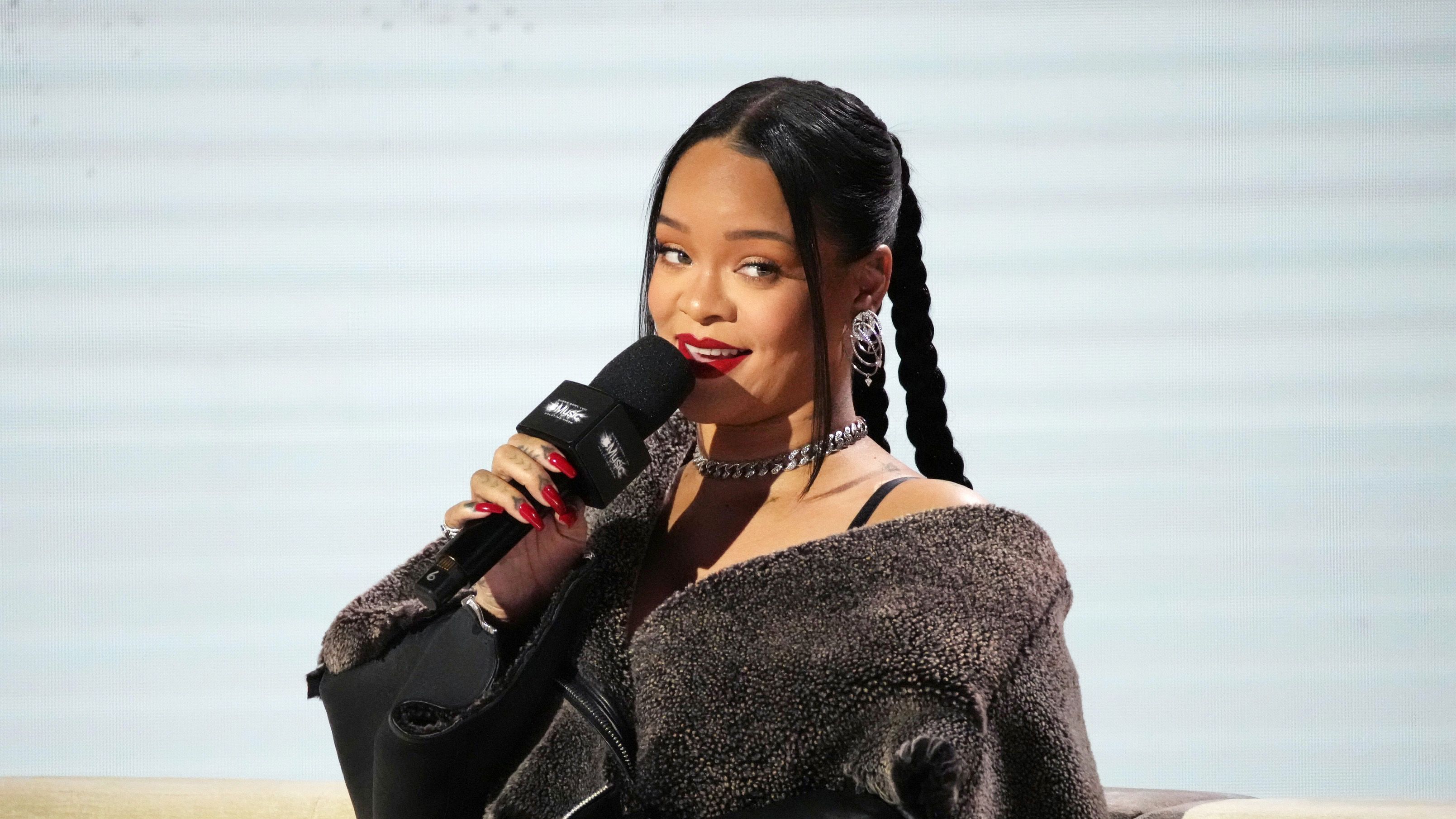 Rihanna music, stats and more