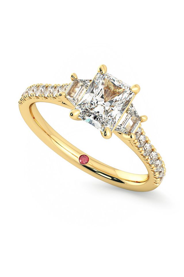 Meghan Markle engagement ring replica 