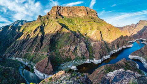 RISCO CADO EN HEILIGE BERGEN VAN GRAN CANARIA SPANJE Deze prehistorische grotwoningen graansilos cisternen en tempels werden ooit aangelegd door een cultus rond Moeder aarde De archeologische vindplaatsen bewijzen dat het grootste eiland van de Canarische archipel vr de komst van de Spanjaarden werd bewoond door een volk met een vergevorderde beschaving