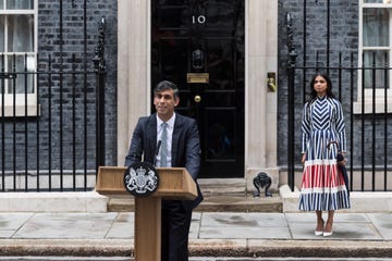 prime minister rishi sunak accompanied by his wife akshata murty