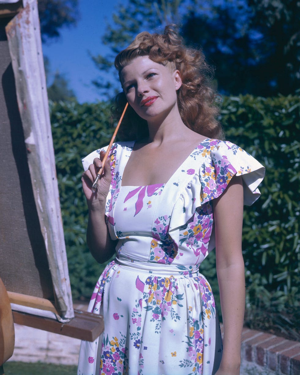 Los looks inolvidables de Rita Hayworth, la diva de Hollywood en los años 40