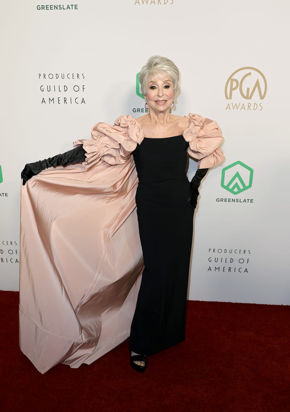 Rita Moreno o cómo llevar volúmenes a los 90 años