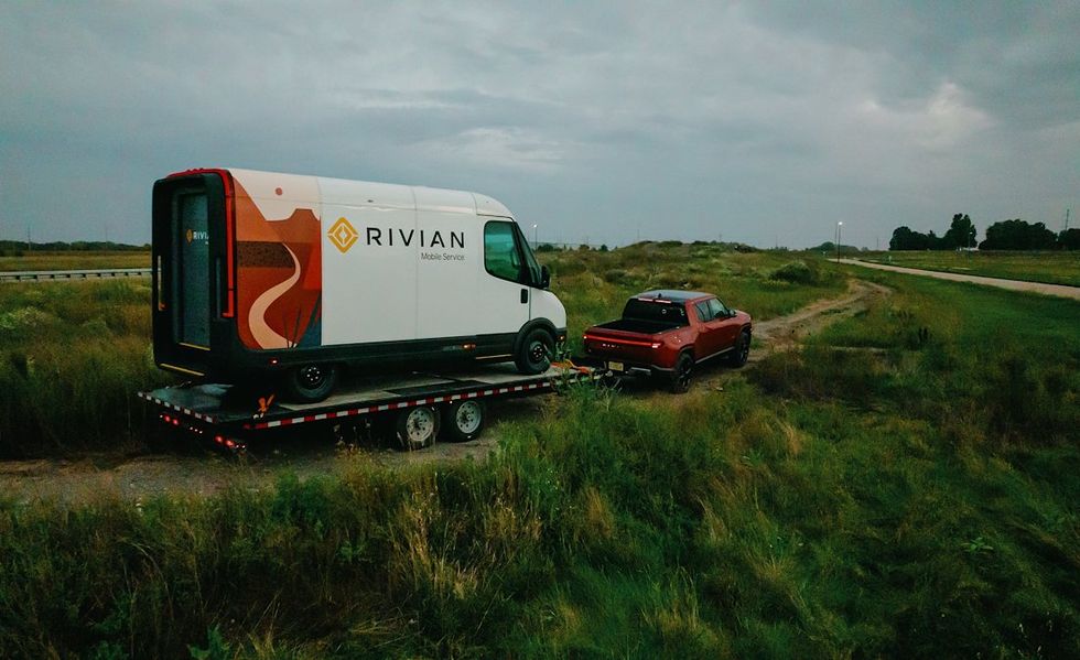 rivian r1t with trailer