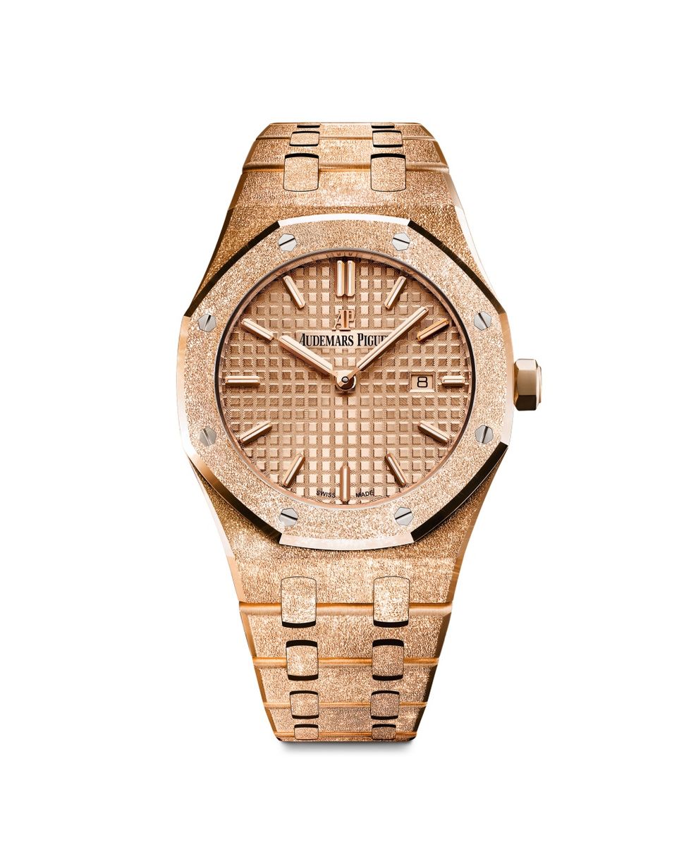 Brown, Analog watch, Watch, Khaki, Watch accessory, Font, Tan, Wrist, Beige, Bronze, 