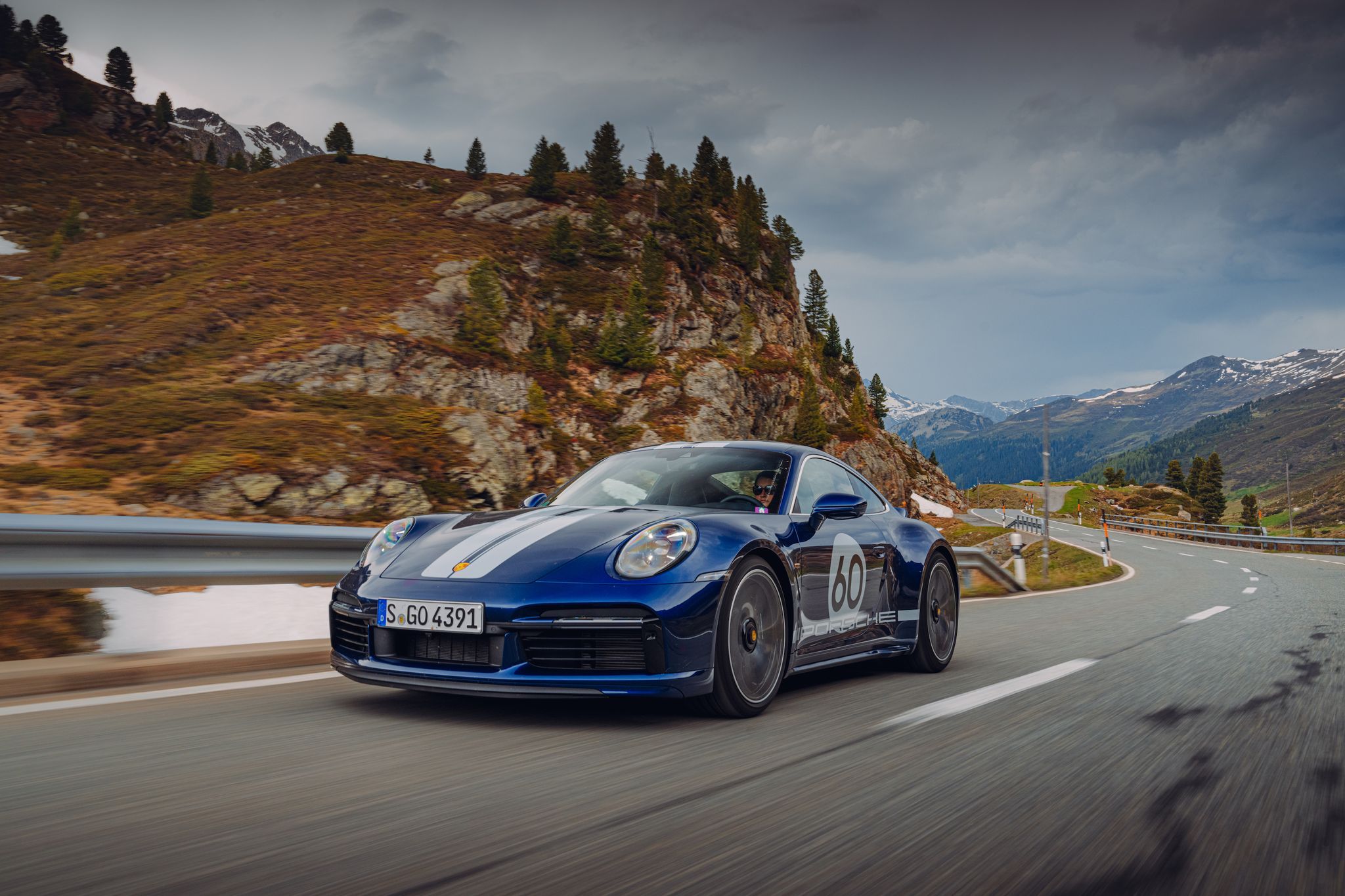 911スポーツクラシック」は ポルシェの名曲メドレーのような響き