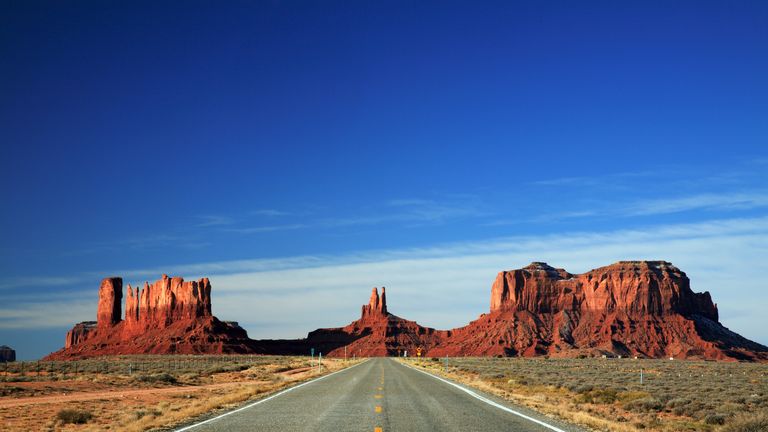 road into monument valley