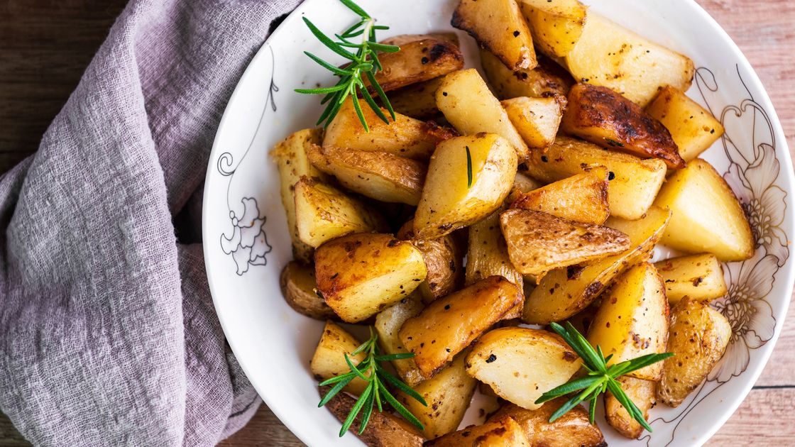 preview for How to cook roast potatoes