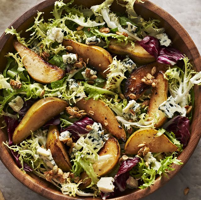 https://hips.hearstapps.com/hmg-prod/images/roasted-pear-salad4-1663332774.jpg?crop=0.668xw:1.00xh;0.167xw,0&resize=640:*