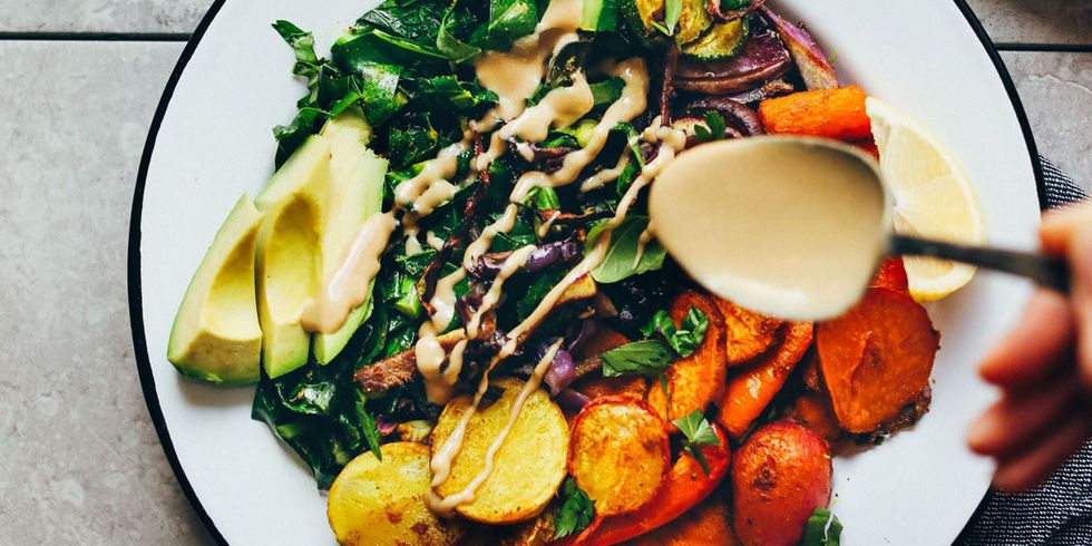 https://hips.hearstapps.com/hmg-prod/images/roasted-rainbow-vegetable-bowl-1559144299.jpg?crop=1xw:1xh;center,top&resize=980:*
