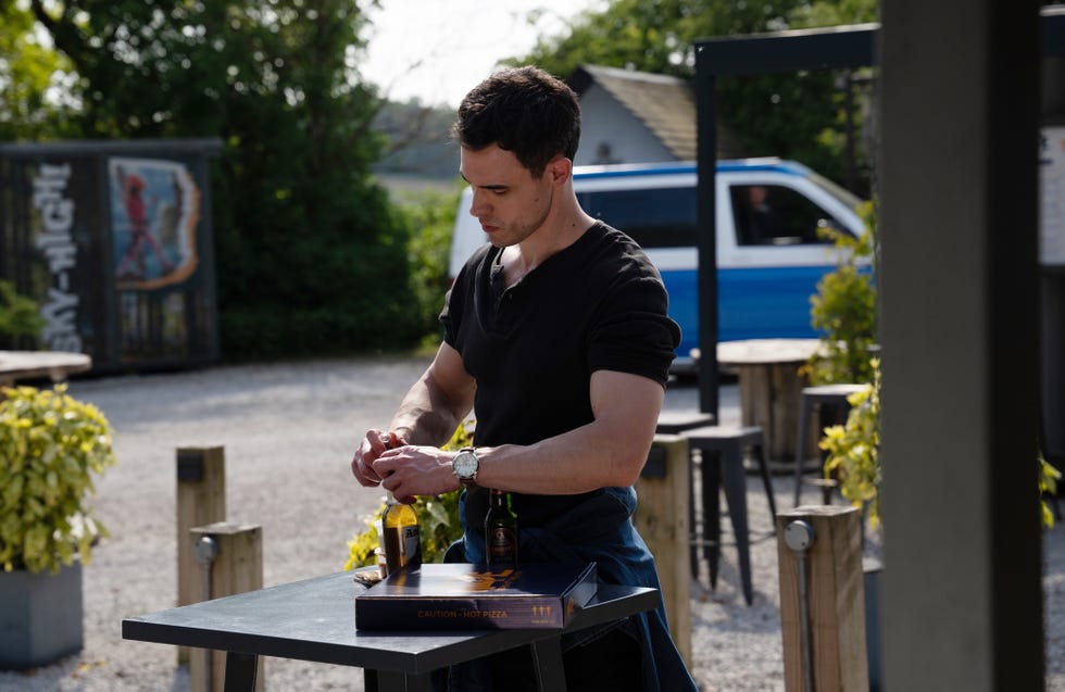 robert sugden date, emmerdale