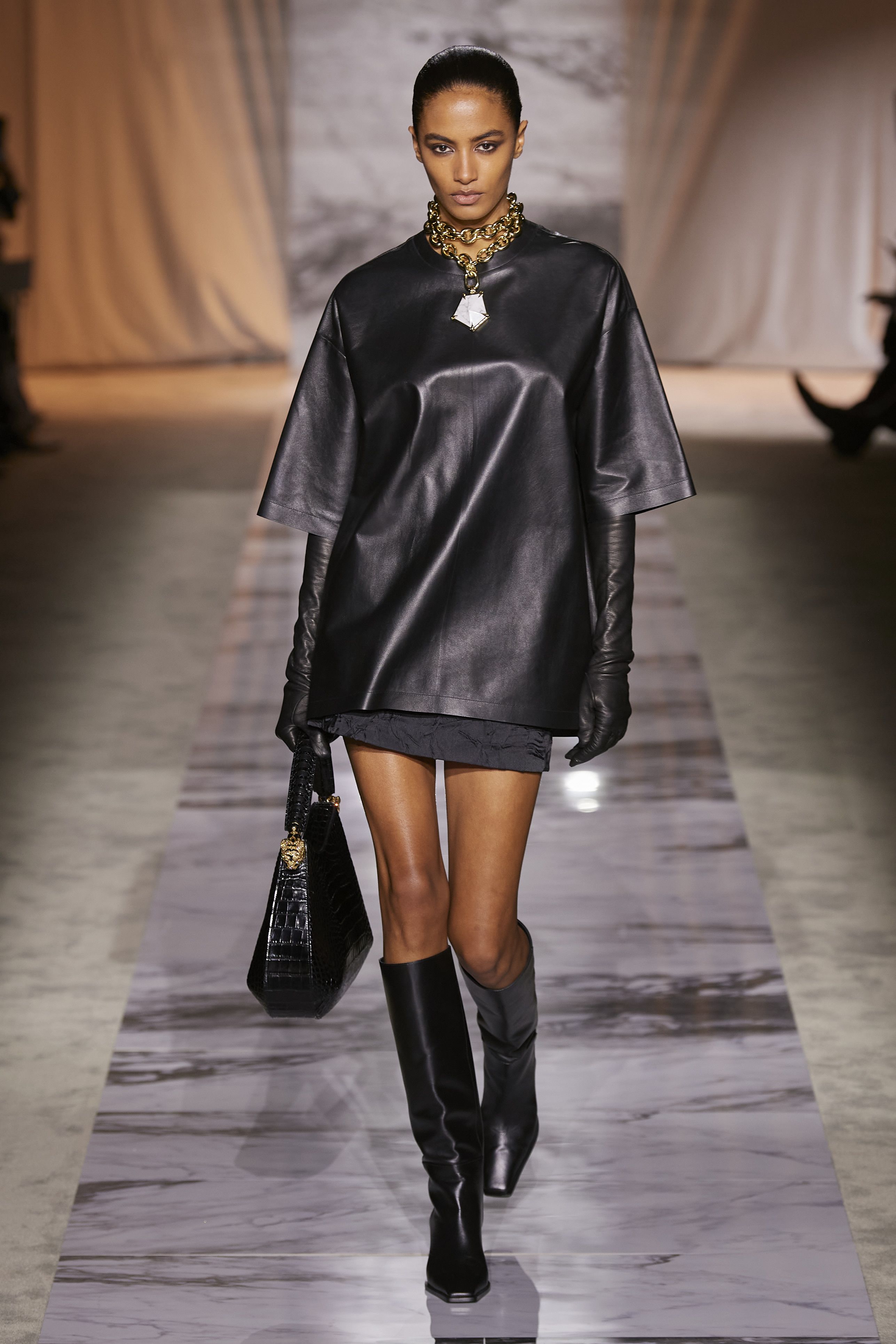 ロベルト カヴァリ(ROBERTO CAVALLI)2024-25秋冬コレクション ロベルト カヴァリ(ROBERTO CAVALLI)2024-25秋冬コレクション