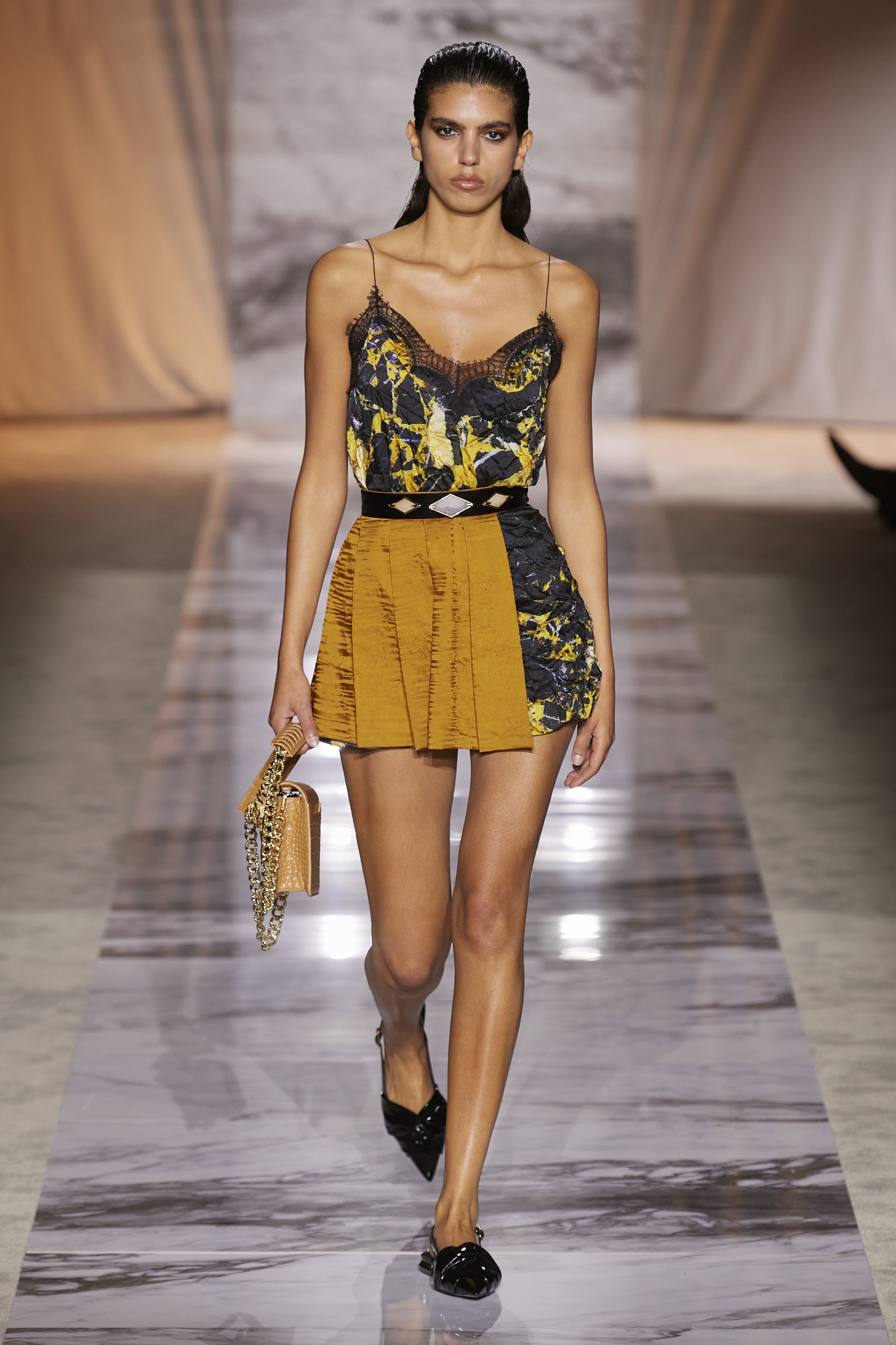 ロベルト カヴァリ（ROBERTO CAVALLI）2024-25秋冬コレクション