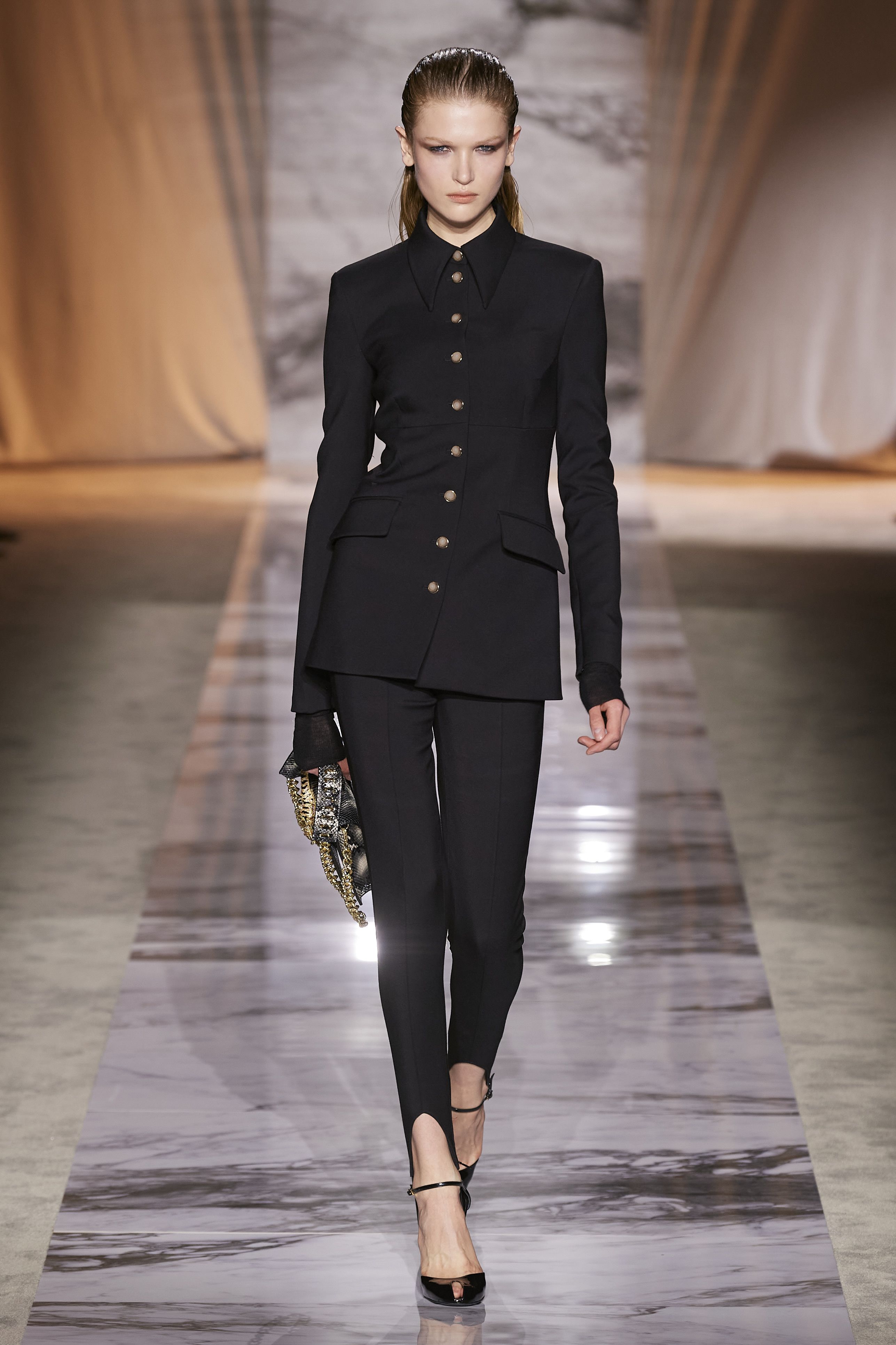 ロベルト カヴァリ(ROBERTO CAVALLI)2024-25秋冬コレクション ロベルト カヴァリ(ROBERTO CAVALLI)2024-25秋冬コレクション