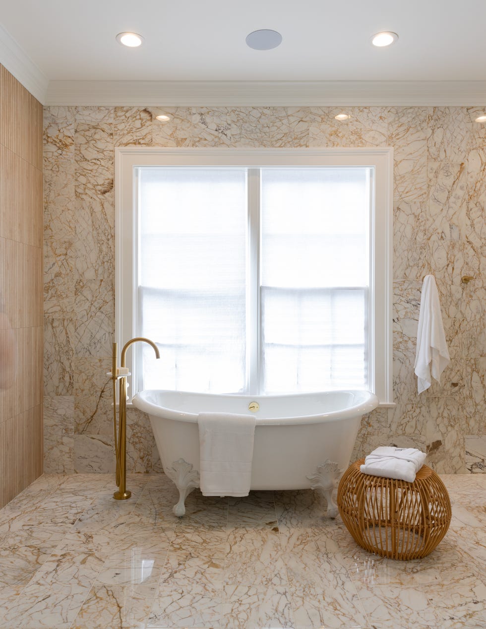 former nfl player eric reid house tour bathroom
