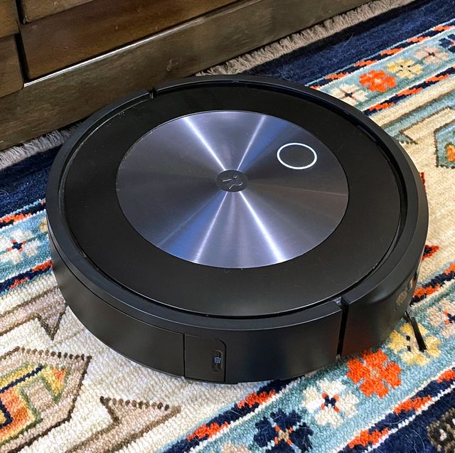 iRobot's Roomba Combo vacuum-and-mops are up to $300 off right now