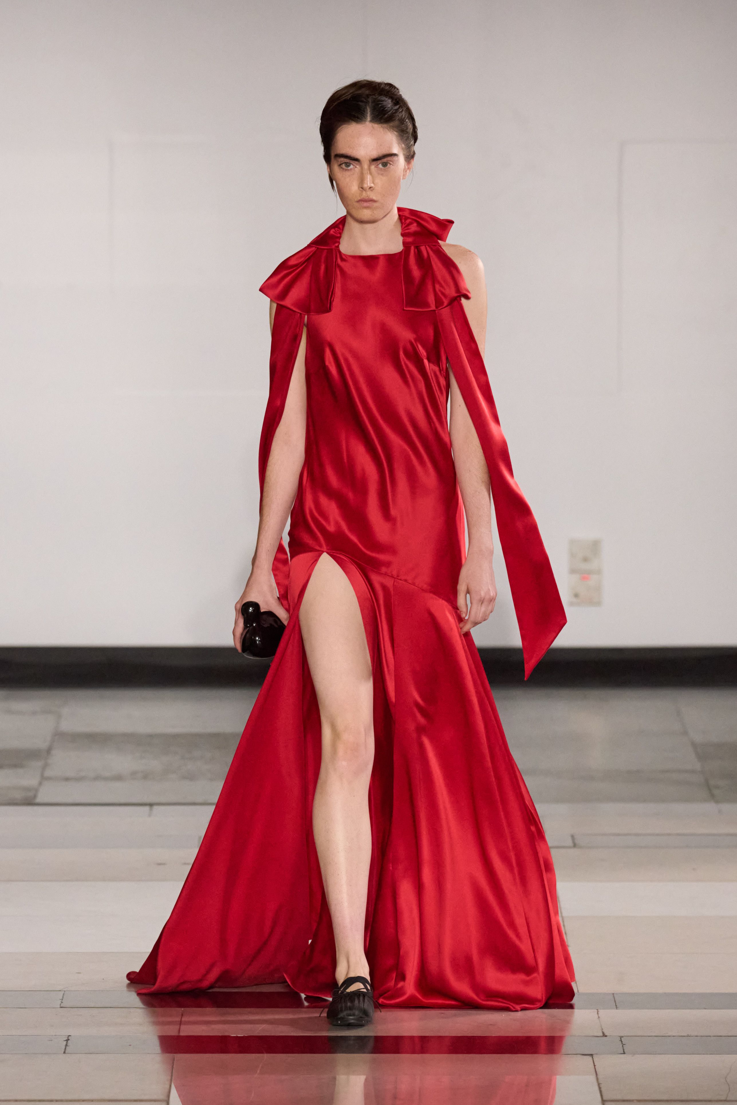 シモーネ ロシャ（SIMONE ROCHA）」2025春夏コレクション