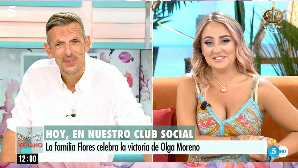 rocío flores feliz