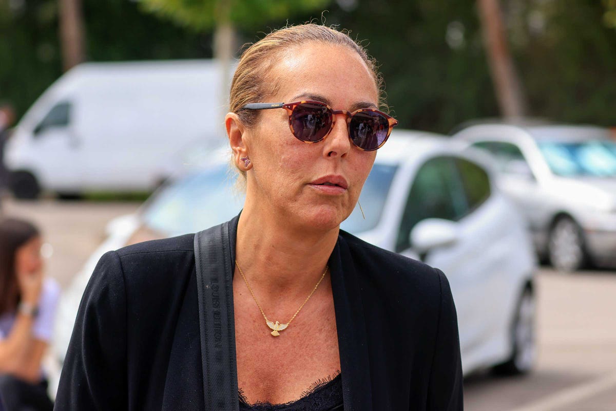 Rocío Carrasco en el tanatorio para dar su últimos adiós a María Teresa  Campos