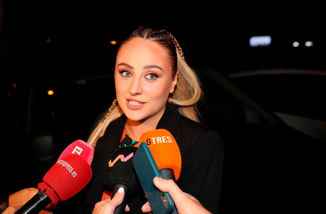 rocío flores en la fiesta por su 25 cumpleaños
